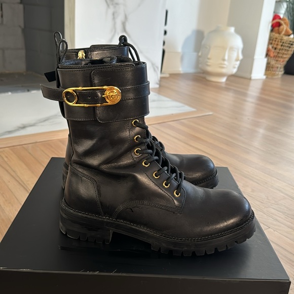 Sold out Versace paper clip combat boots with box and dust bag size 39 - Picture 4 of 4